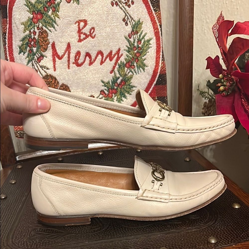 Vintage Salvatore Ferragamo 4A Narrow Beige Women's Loafers - Picture 6 of 12